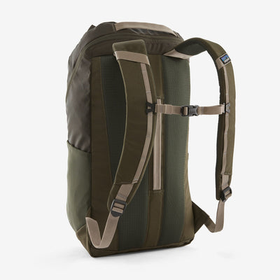 Patagonia Matte Black Hole Pack 25L Bags & Packs Patagonia