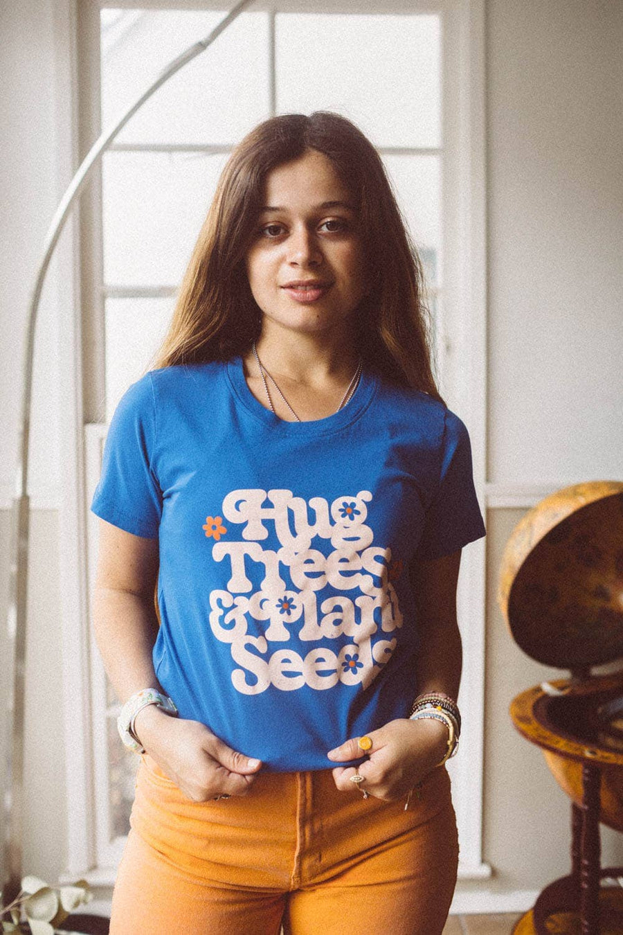 The Bee & The Fox - Hug Trees & Plant Seeds | Graphic T-shirt: 2XL The Bee & The Fox 